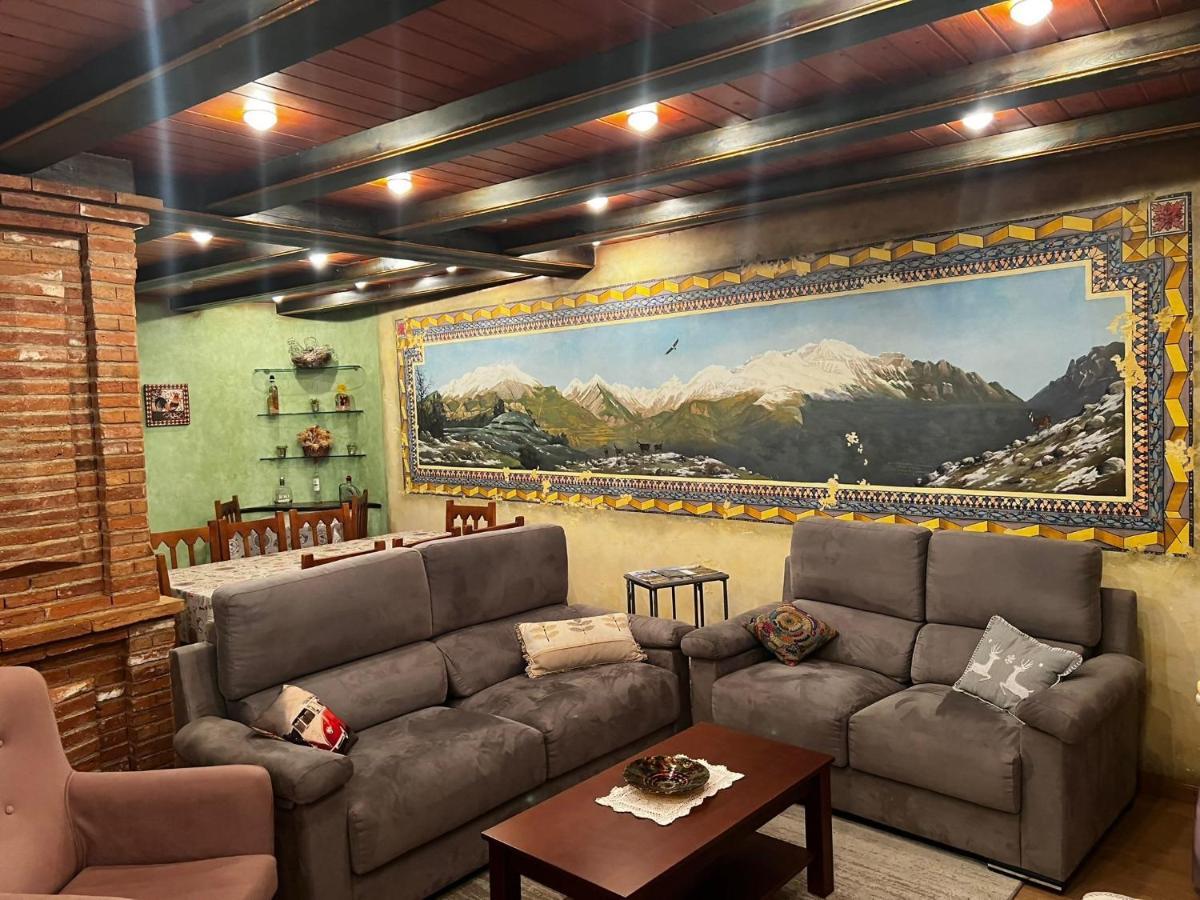 Casa Pelentos Sandiniés Екстериор снимка